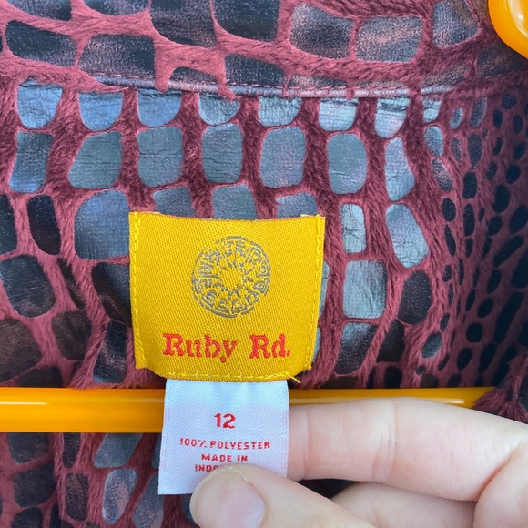 vintage faux croc print red velvet jacket - Picture 8 of 8